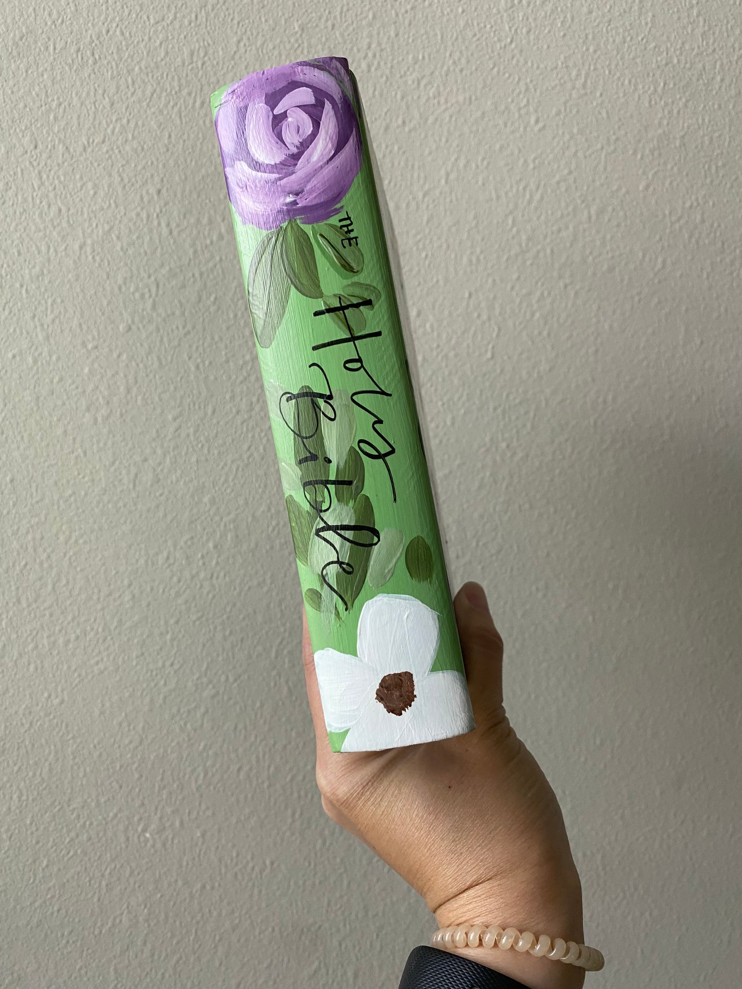 I am a daughter of the King Light Green - Hand Painted English Bible