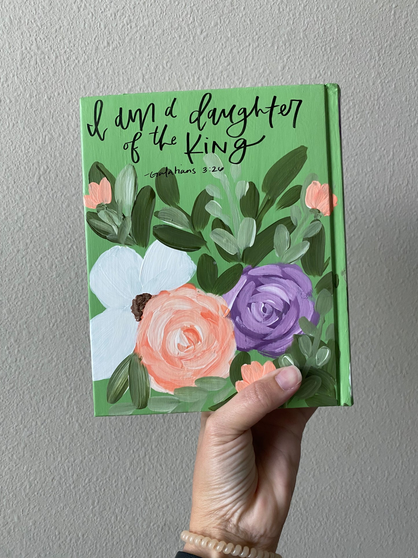 I am a daughter of the King Light Green - Hand Painted English Bible