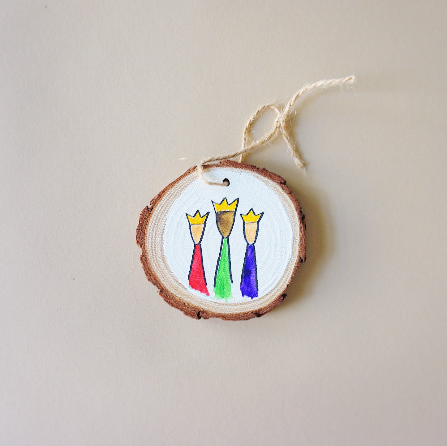 Tres Reyes Magos (White Background) - Round Wood Christmas Ornament