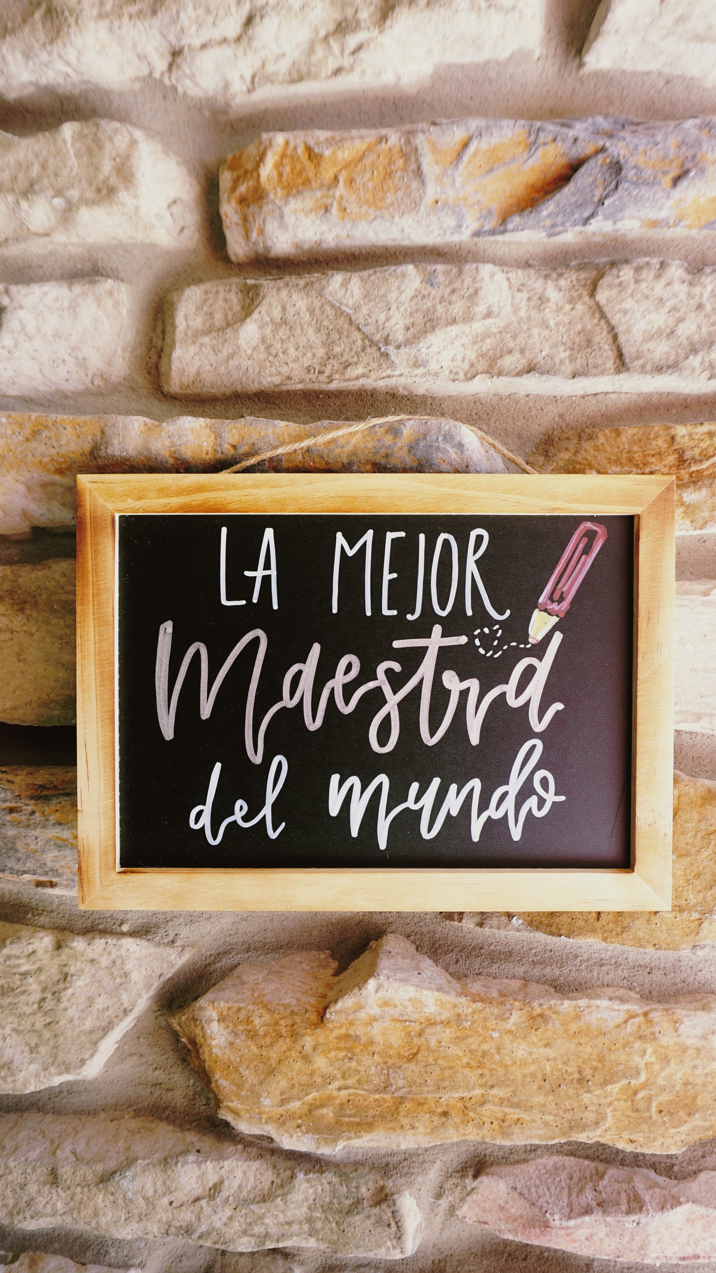 La Mejor Maestra del Mundo - Hanging Chalkboard Sign