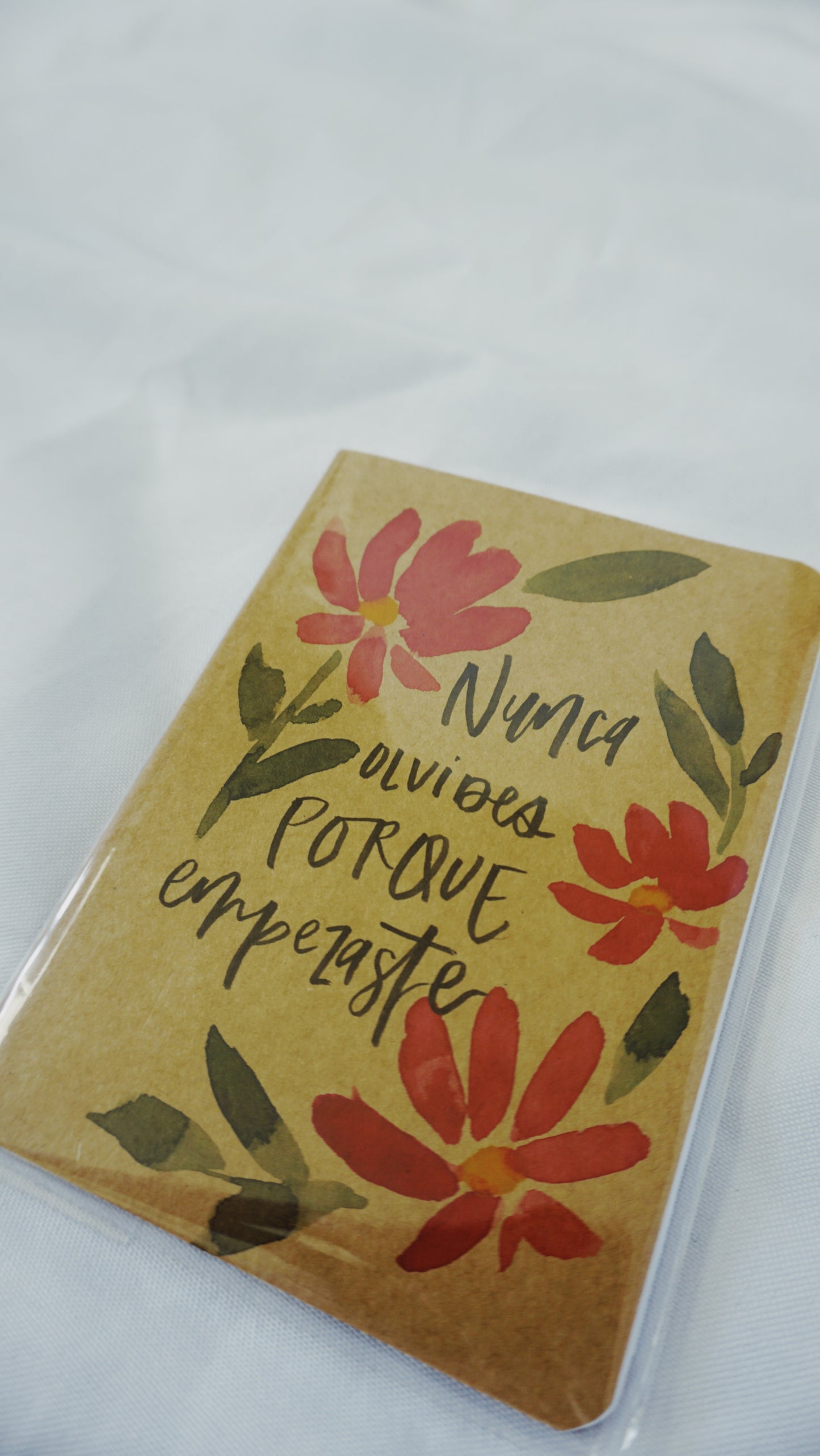 Nunca olvides porque empezaste - Saddle Stitch Binding, Ruled Pages, Paper Cover, Small Journal