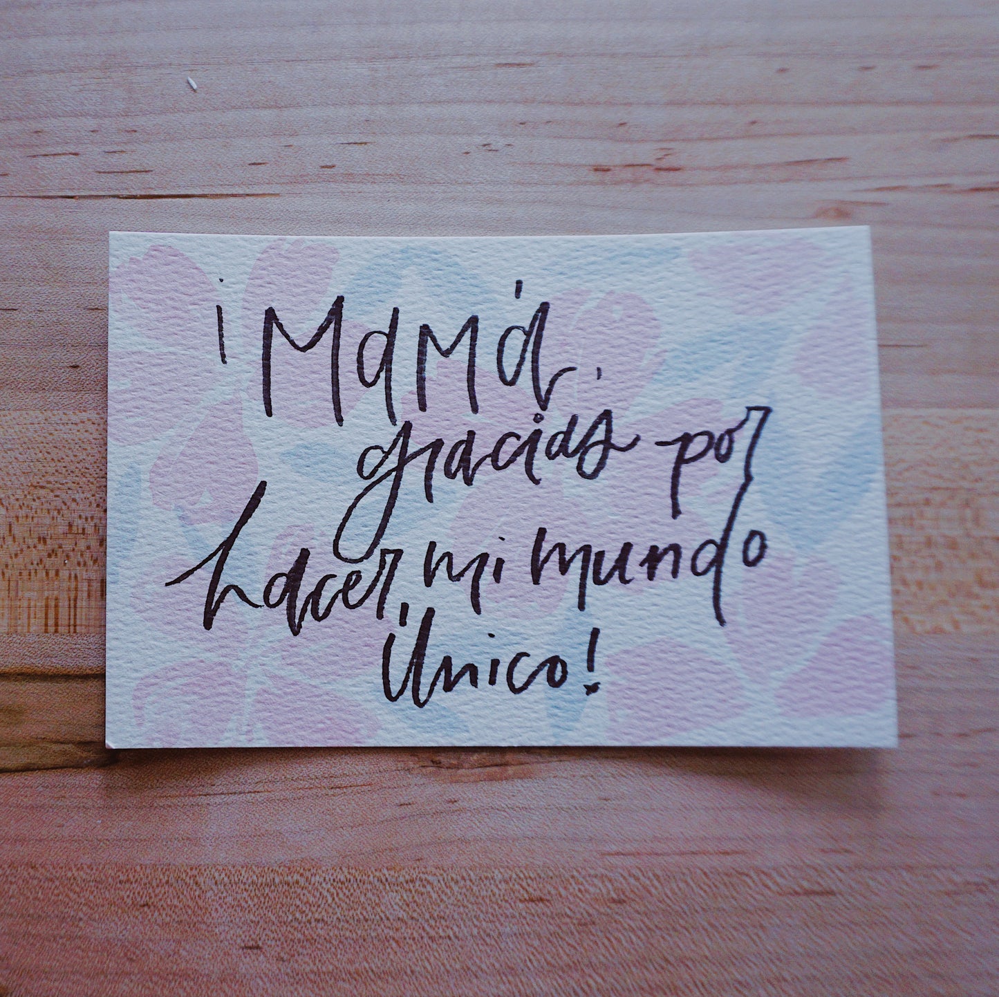 ¡Mamá, gracias por hacer mi mundo único! - Postcard