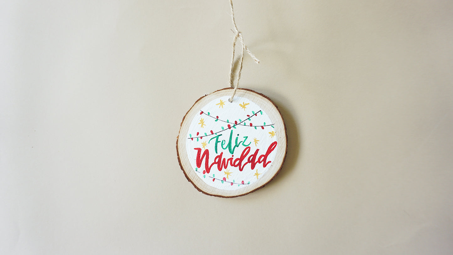 Feliz Navidad con Lucecitas - Round Wood Christmas Ornament