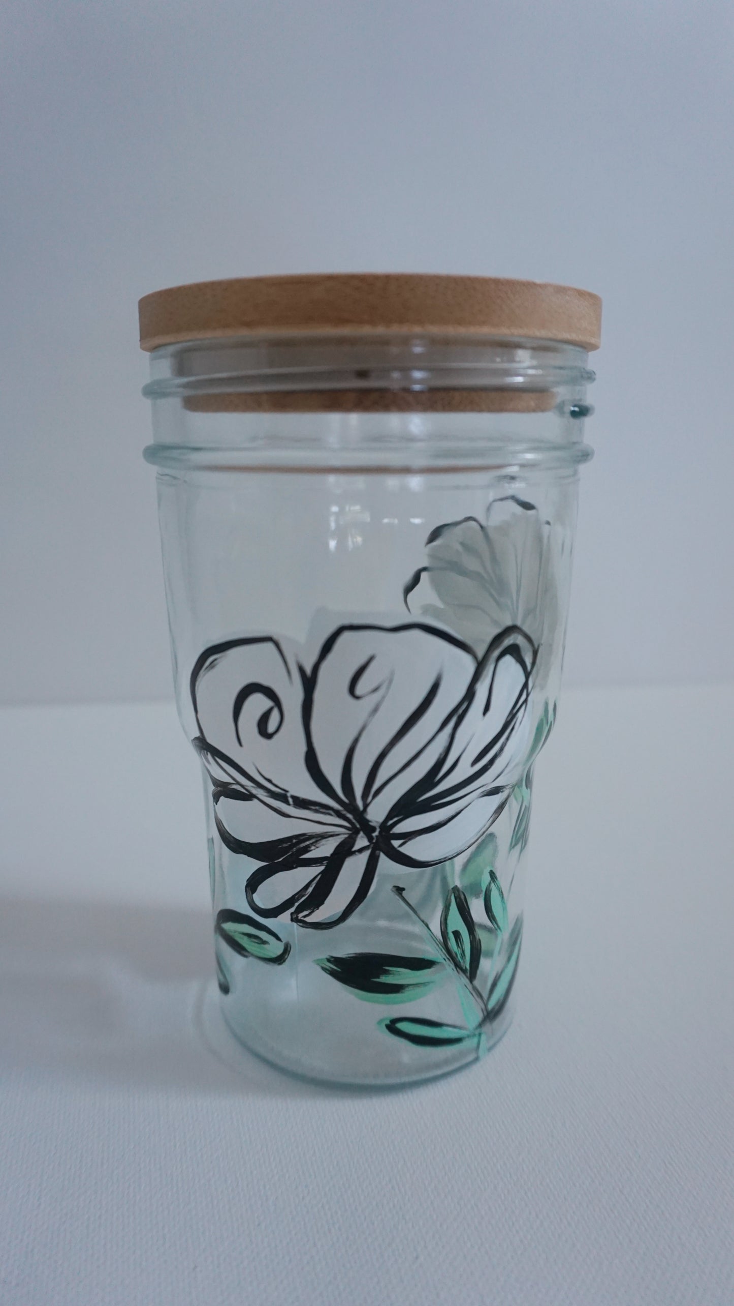 Hand Painted Glass Tumbler with Bamboo Lid and Glass Straw - White Comic Flower