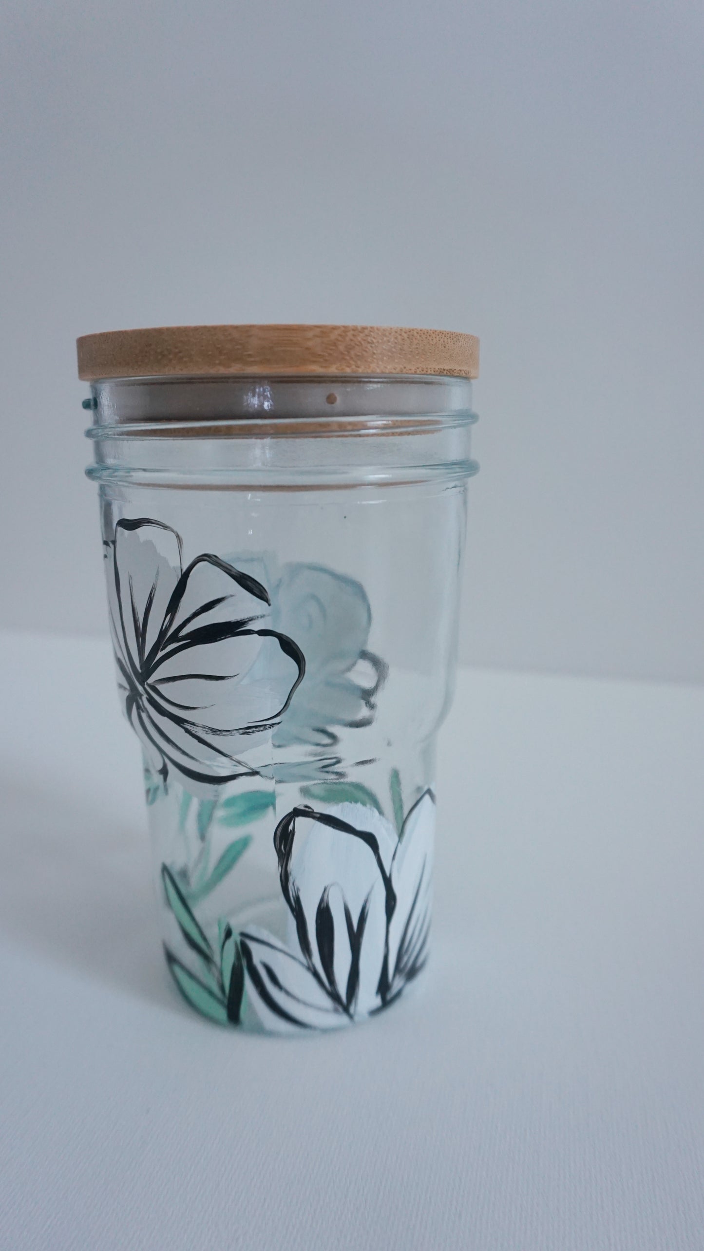 Hand Painted Glass Tumbler with Bamboo Lid and Glass Straw - White Comic Flower