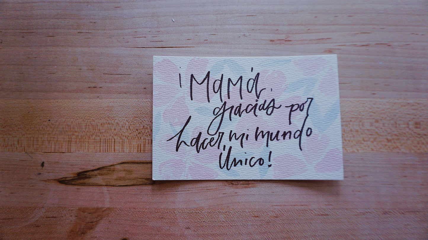 ¡Mamá, gracias por hacer mi mundo único! - Postcard