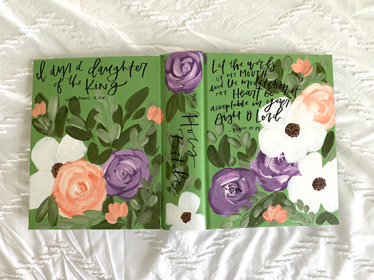 I am a daughter of the King Light Green - Hand Painted English Bible